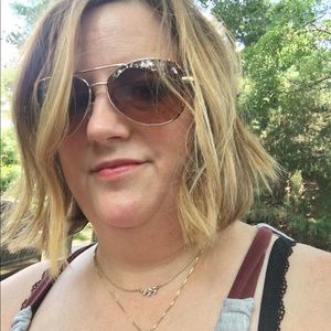 Meet your Posher, Jennifer